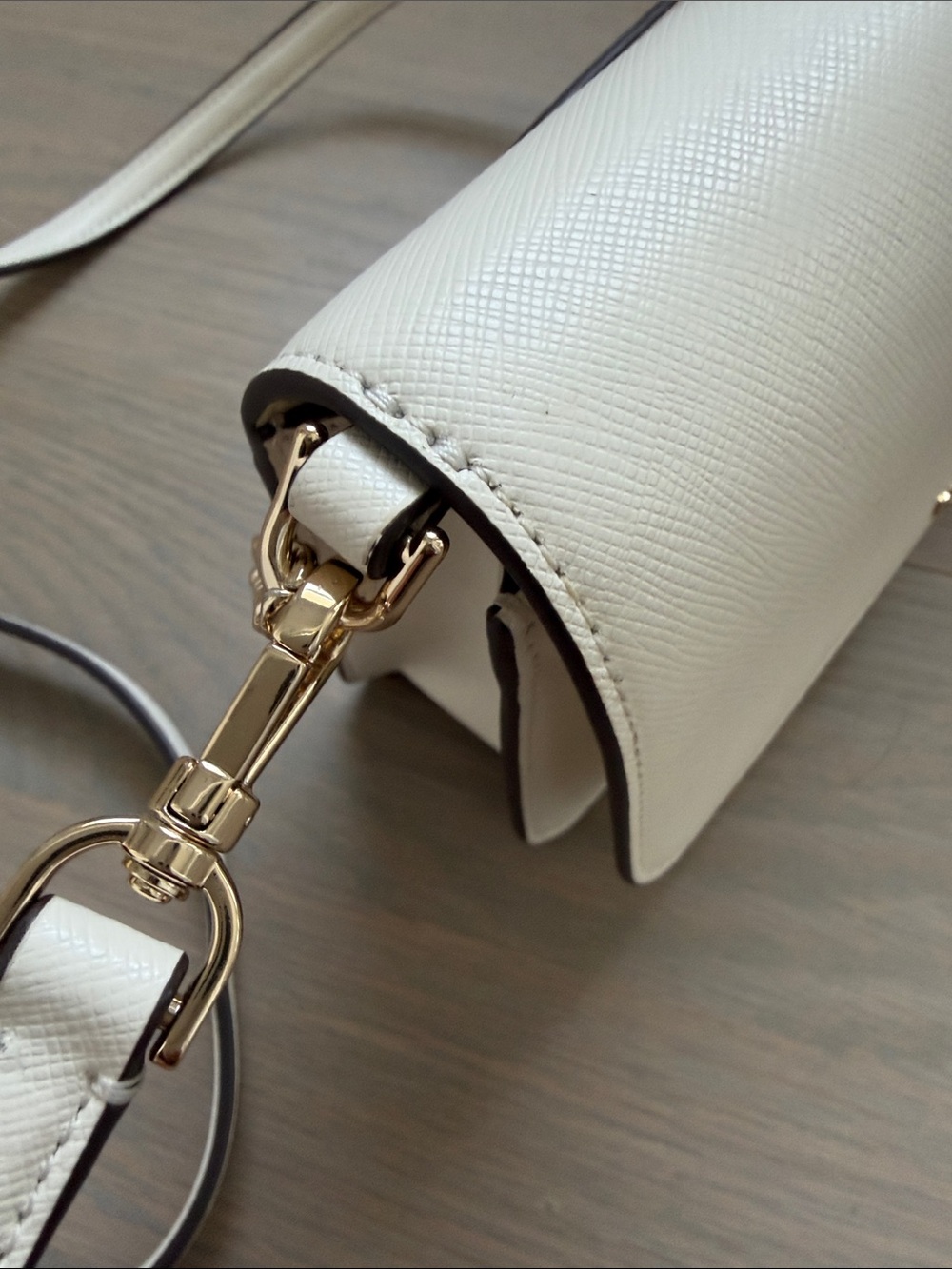 kate spade Ivory Leather Crossbody with Gold Chain - Picture 4 of 12